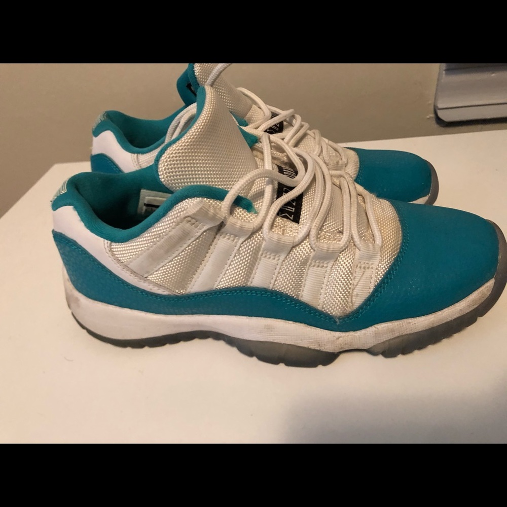 Jordan aqua 11s